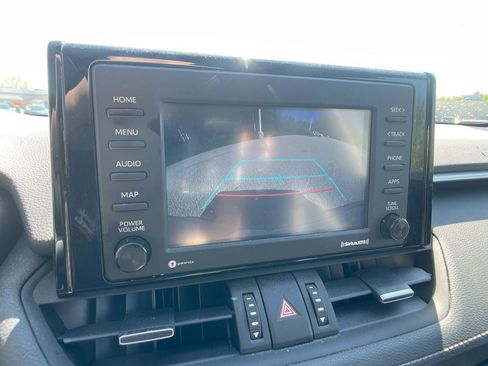 Used 2022 Toyota RAV4 XLE Premium AWD/4WD image 18
