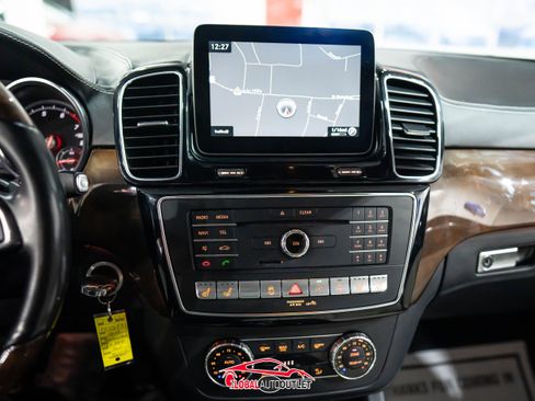 Used 2017 Mercedes-Benz GLS 550 4MATIC image 34