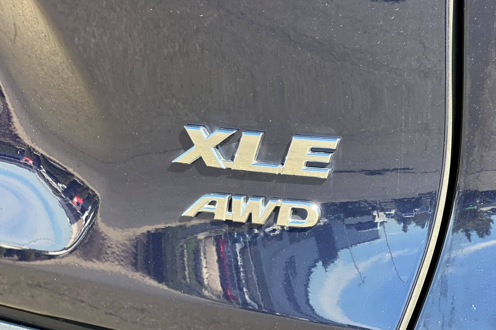 Certified 2023 Toyota RAV4 XLE Premium AWD/4WD image 33