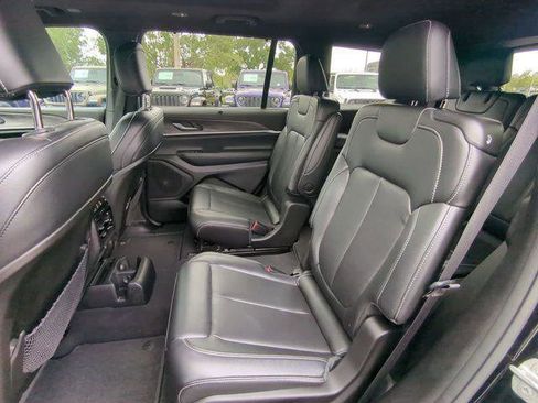 Certified 2025 Jeep Grand Cherokee L Limited w/ Luxury Tech Group II image 16