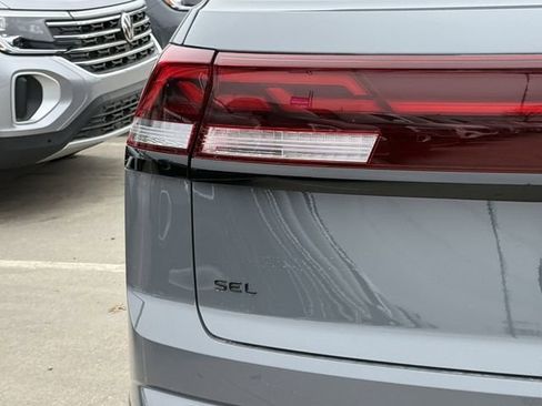 New 2026 Volkswagen Atlas Cross Sport SEL R-Line AWD/4WD image 5