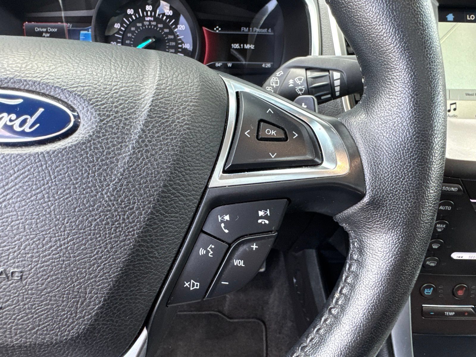 Used 2017 Ford Edge Titanium w/ Equipment Group 301A AWD/4WD image 23