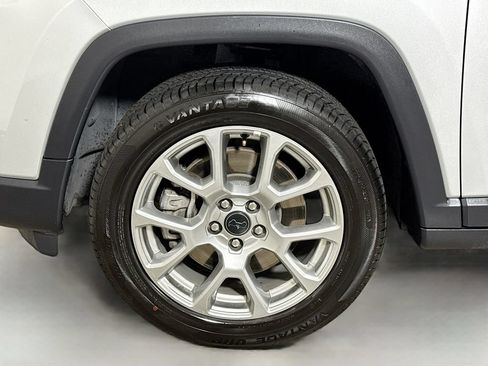 Used 2025 Jeep Compass Limited AWD/4WD image 28