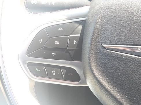 Used 2018 Chrysler Pacifica Limited w/ Advanced Safetytec Group FWD image 35