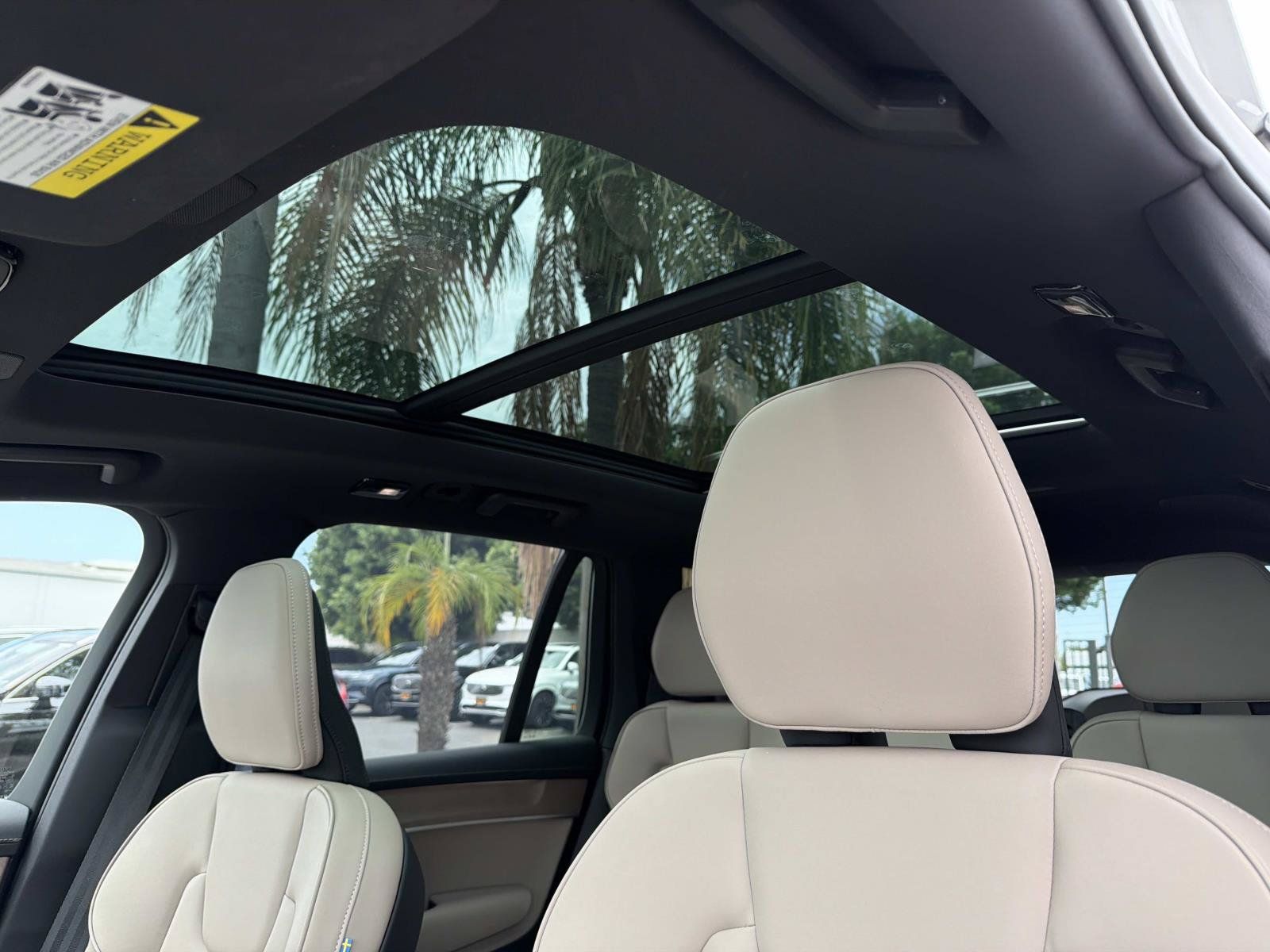 Used 2026 Volvo XC90 B6 Plus w/ Protection Package Premier AWD/4WD image 35