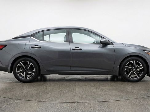 Used 2025 Nissan Sentra SV FWD image 11