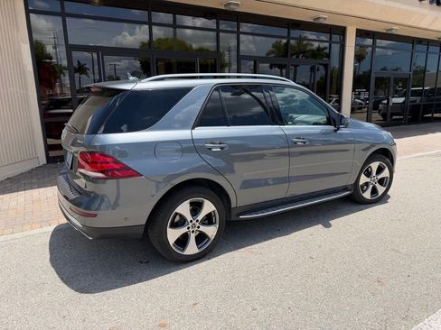 Used 2019 Mercedes-Benz GLE 400 4MATIC image 4