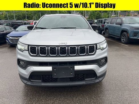 Used 2024 Jeep Compass Latitude AWD/4WD image 8