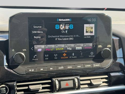 Used 2022 Nissan Pathfinder SL AWD/4WD image 27