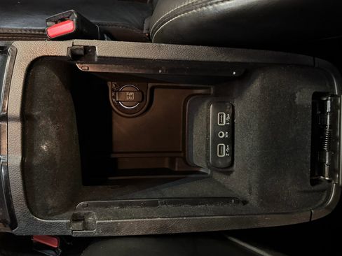Used 2019 Chrysler 300 S RWD image 21