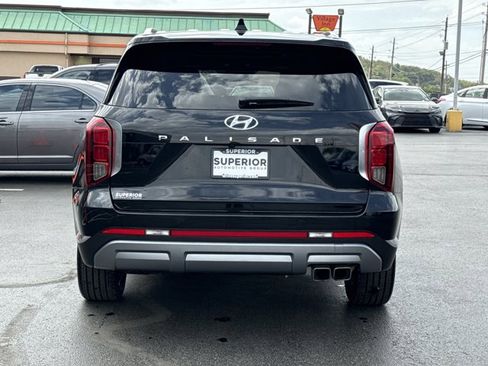 Used 2024 Hyundai Palisade Limited FWD image 4