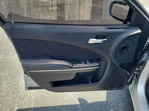 Used 2020 Dodge Charger SXT RWD image 15