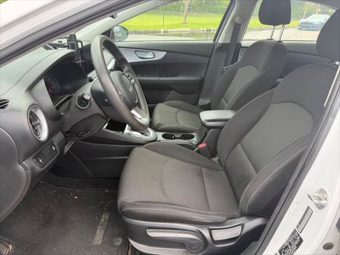Used 2023 Kia Forte LXS FWD image 24