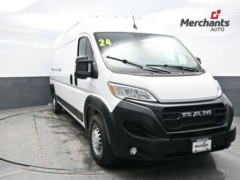 Used 2024 RAM ProMaster 2500 w/ Convenience Group image 1
