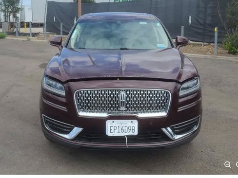 Used 2019 Lincoln Nautilus Premier AWD/4WD image 2