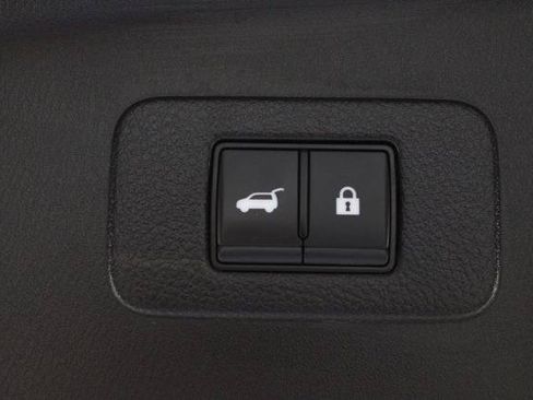 Certified 2022 Nissan Armada Platinum w/ Captain's Chairs Package RWD image 19