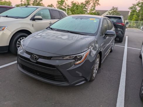 Certified 2025 Toyota Corolla LE image 4