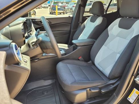 Certified 2024 Chevrolet Trax LS w/ LS Convenience Package FWD image 16
