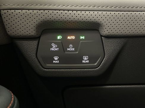 Used 2024 Volkswagen Atlas Peak Edition SE image 26