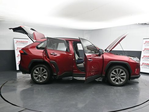 Used 2020 Toyota RAV4 Limited image 47