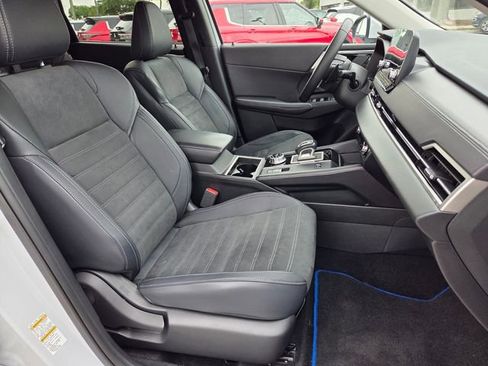 Used 2025 Mitsubishi Outlander SE AWD/4WD image 16