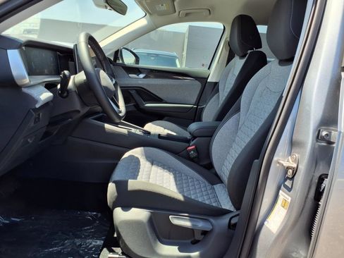 New 2025 Volkswagen Tiguan S image 9