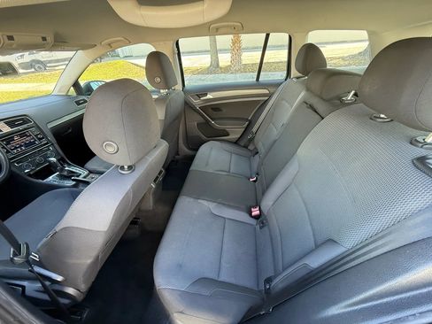 Used 2019 Volkswagen Golf S FWD image 9