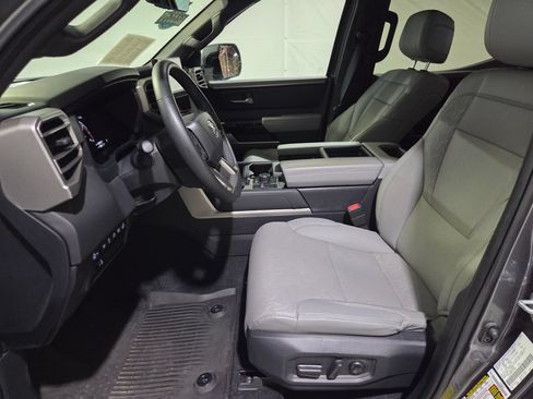 Used 2025 Toyota Tundra Limited AWD/4WD image 13