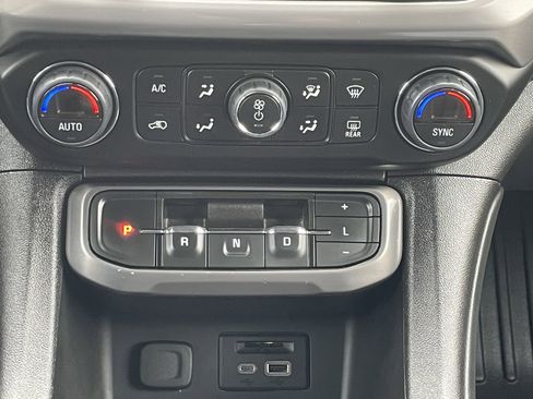 Used 2023 GMC Acadia AT4 w/ Technology Package AWD/4WD image 26