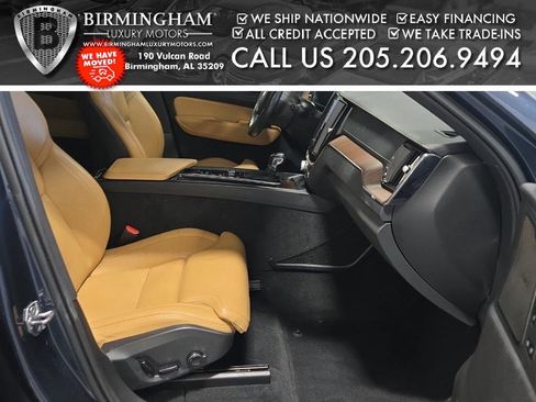 Used 2021 Volvo XC60 T5 Inscription image 2