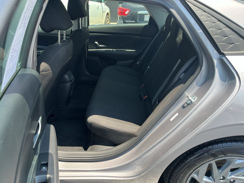 Used 2025 Hyundai Elantra Hybrid FWD image 35