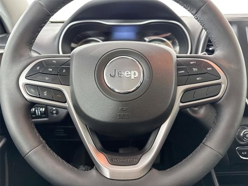Used 2022 Jeep Cherokee Latitude Lux w/ Sun & Sound Group AWD/4WD image 15