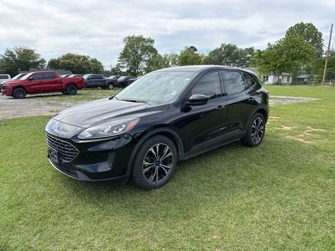 Used 2022 Ford Escape SE w/ SE Sport Appearance Package image 3