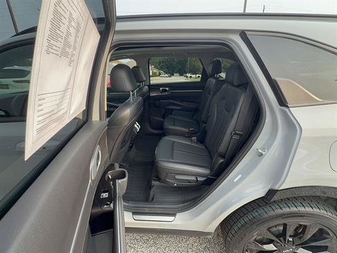 Used 2022 Kia Sorento SX AWD/4WD image 19