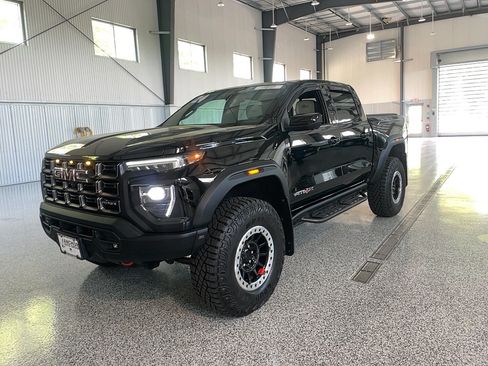Used 2024 GMC Canyon AT4X w/ AT4X AEV Edition AWD/4WD image 4