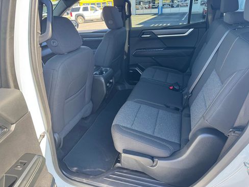 Used 2025 GMC Acadia Elevation image 14