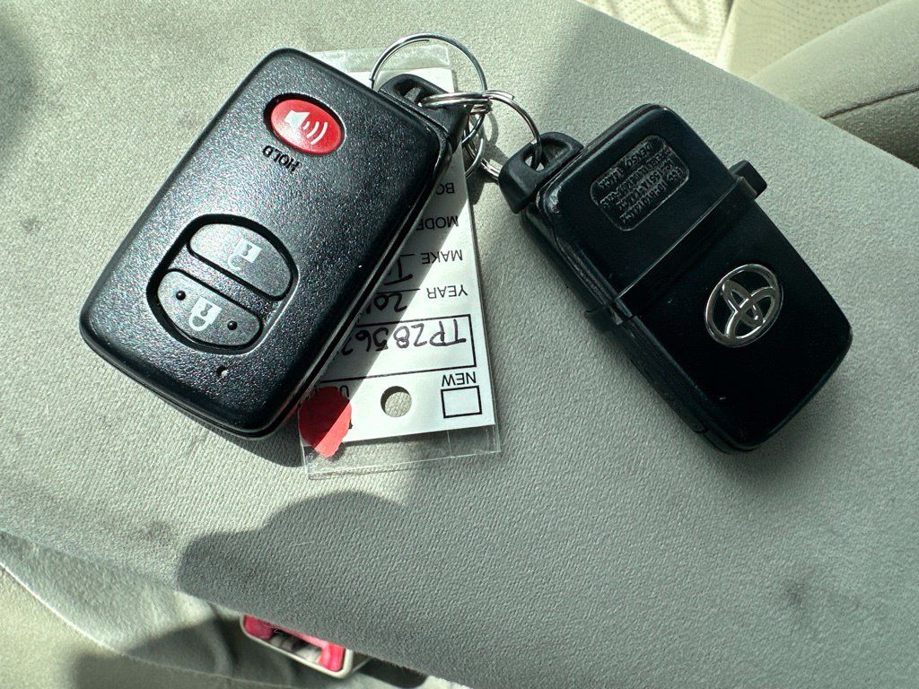 Used 2010 Toyota Prius Five FWD image 13
