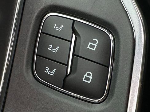 New 2026 Ford F250 Platinum w/ Tremor Off-Road Package image 48