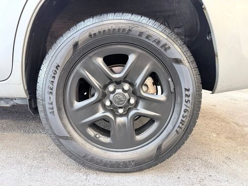 Used 2011 Toyota RAV4 4WD w/ Base L4 Extra Value Pkg image 9