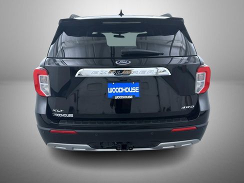 Used 2023 Ford Explorer XLT w/ Equipment Group 202A image 6