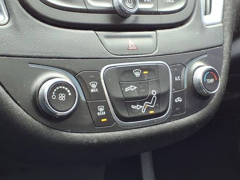 Used 2018 Chevrolet Malibu LT image 21