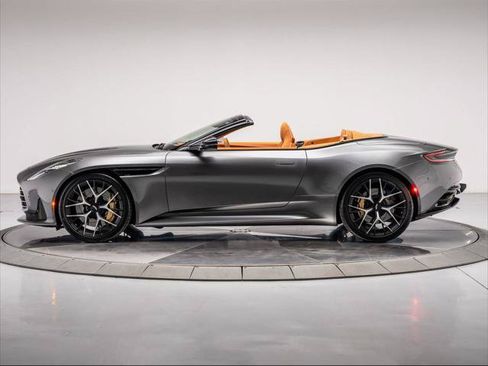 Used 2025 Aston Martin DB12 Convertible RWD image 11