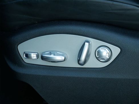 Used 2022 Porsche Macan image 10