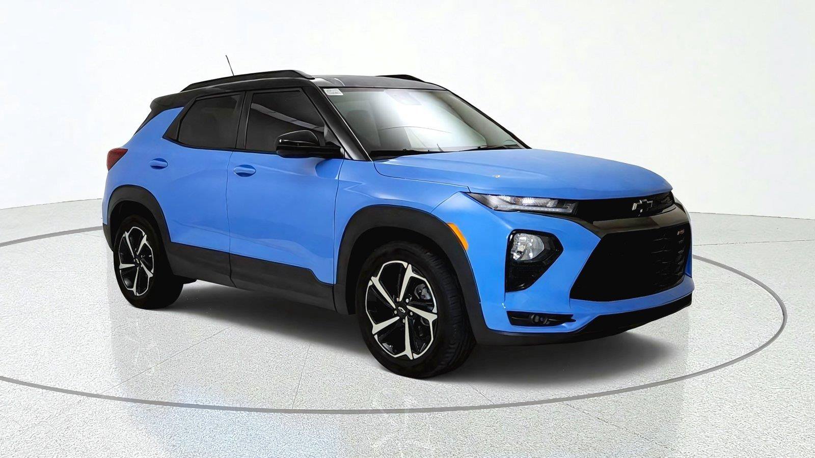 Used 2023 Chevrolet TrailBlazer RS w/ Sun and Liftgate Package FWD image 1
