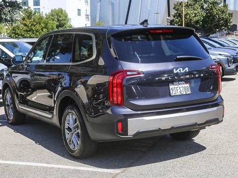 Certified 2025 Kia Telluride LX FWD image 8