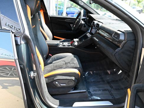 Used 2024 Lamborghini Urus Performante AWD/4WD image 56