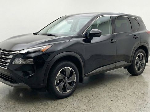 Used 2025 Nissan Rogue SV FWD image 3