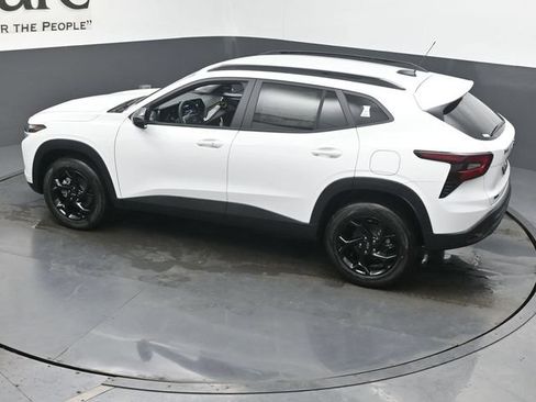 New 2026 Chevrolet Trax LT w/ Driver Confidence Package FWD image 20