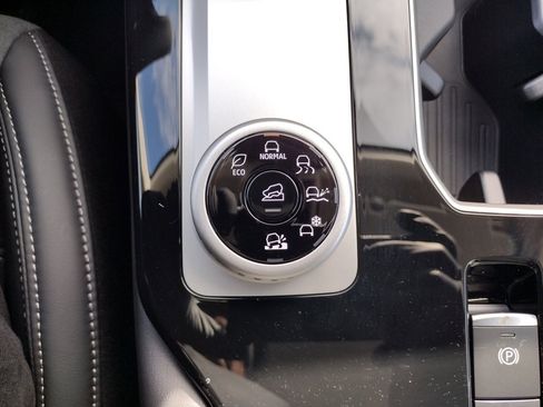 New 2026 Mitsubishi Outlander SE image 24