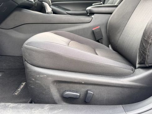 Used 2024 Nissan Altima 2.5 SV FWD image 28